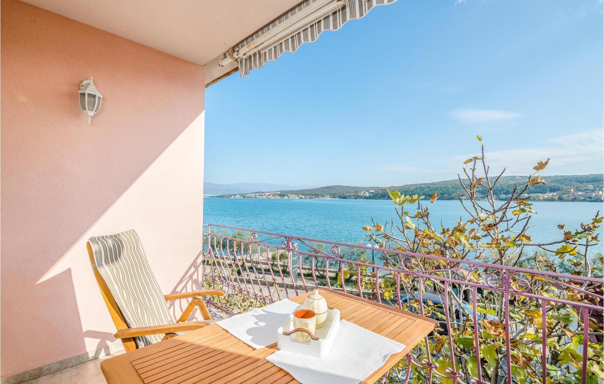 Gorgeous Apartment In Cizici With House Sea View Экстерьер фото