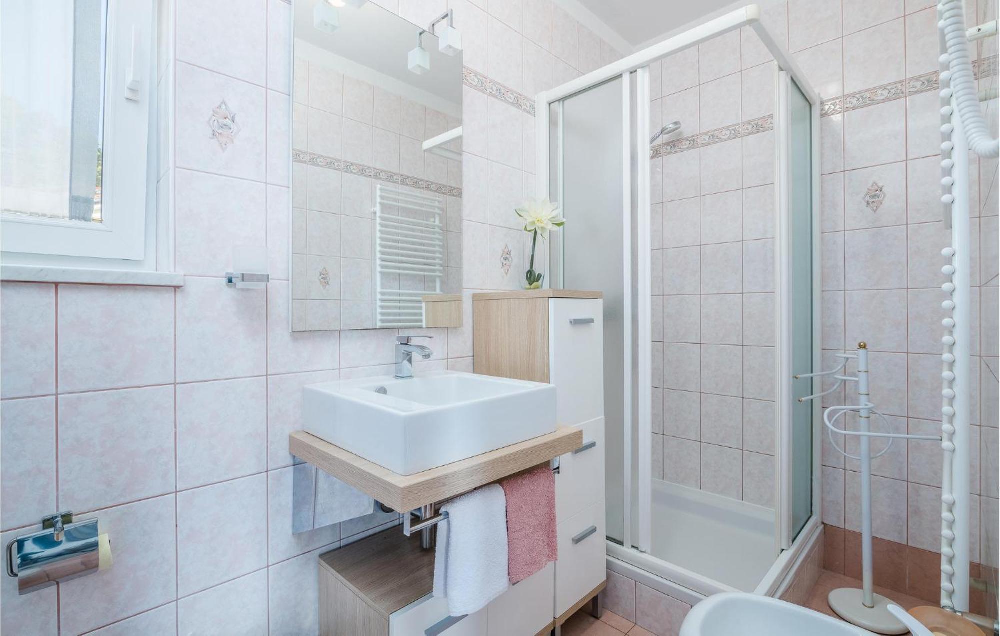 Gorgeous Apartment In Cizici With House Sea View Экстерьер фото