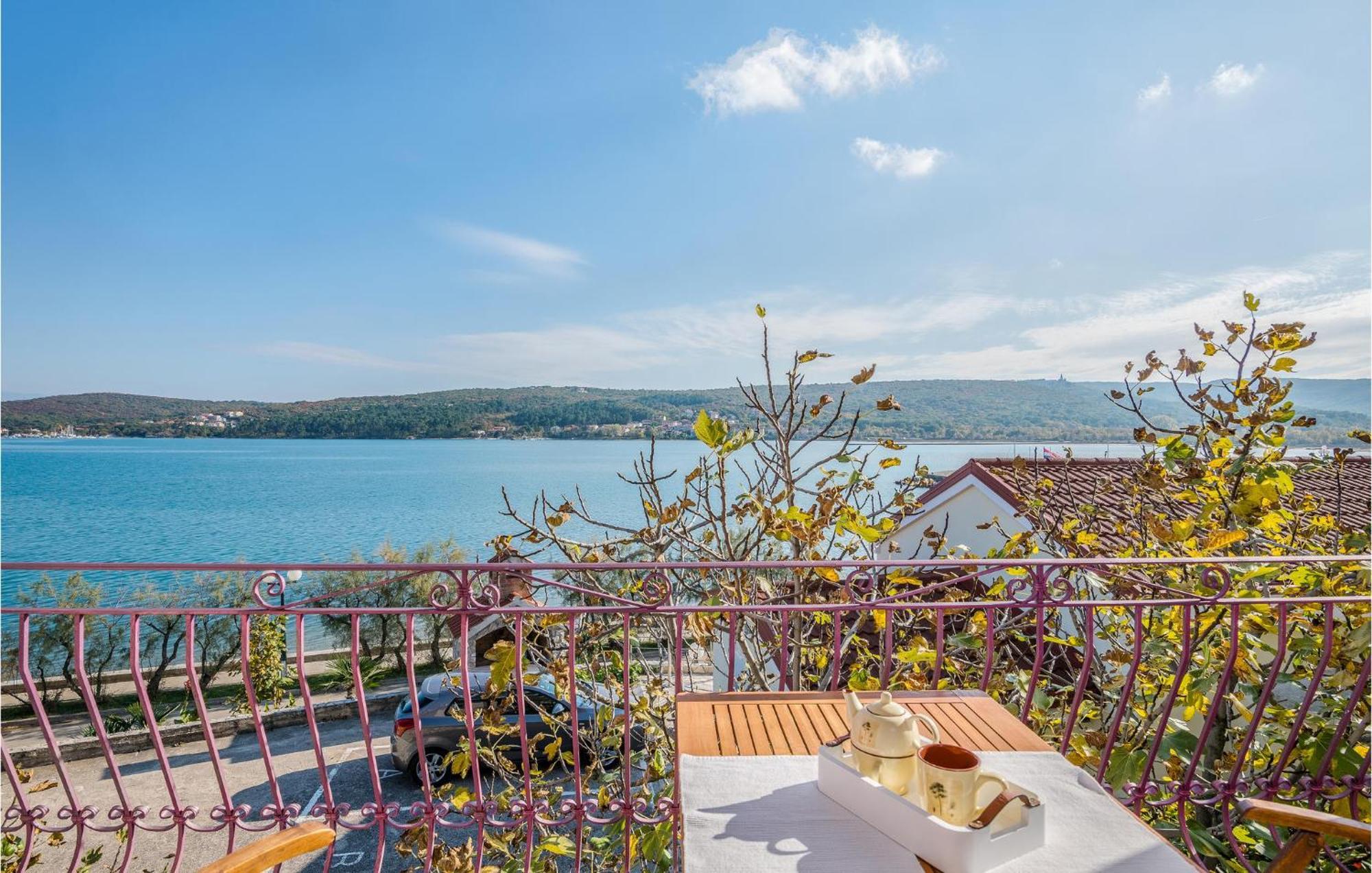 Gorgeous Apartment In Cizici With House Sea View Экстерьер фото
