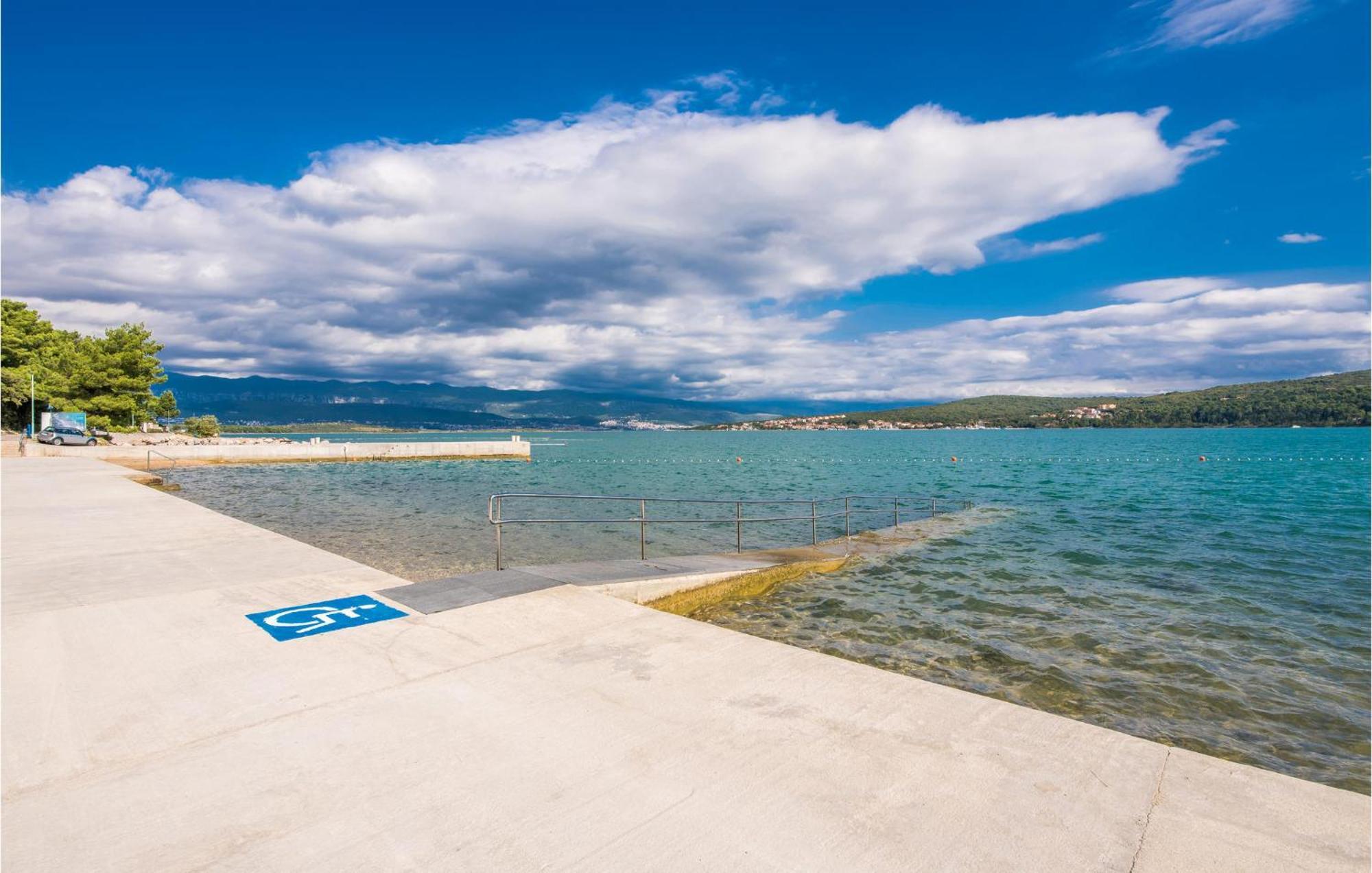 Gorgeous Apartment In Cizici With House Sea View Экстерьер фото