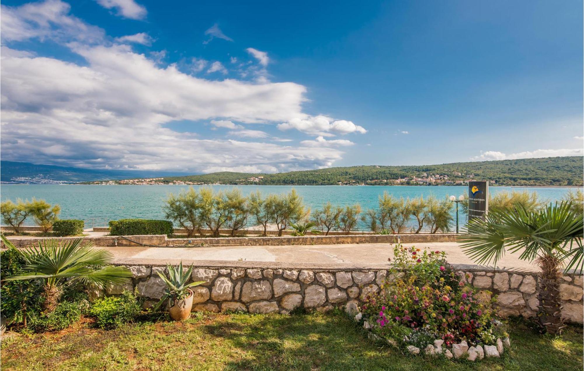 Gorgeous Apartment In Cizici With House Sea View Экстерьер фото